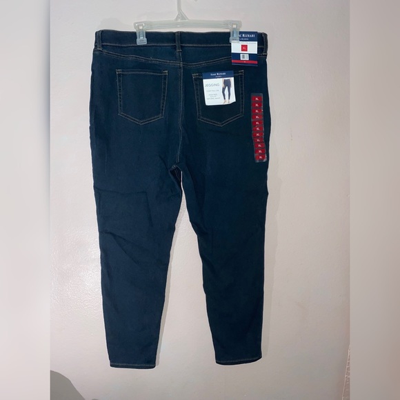 Isaac Mizrahi Jeans - Picture 3 of 6